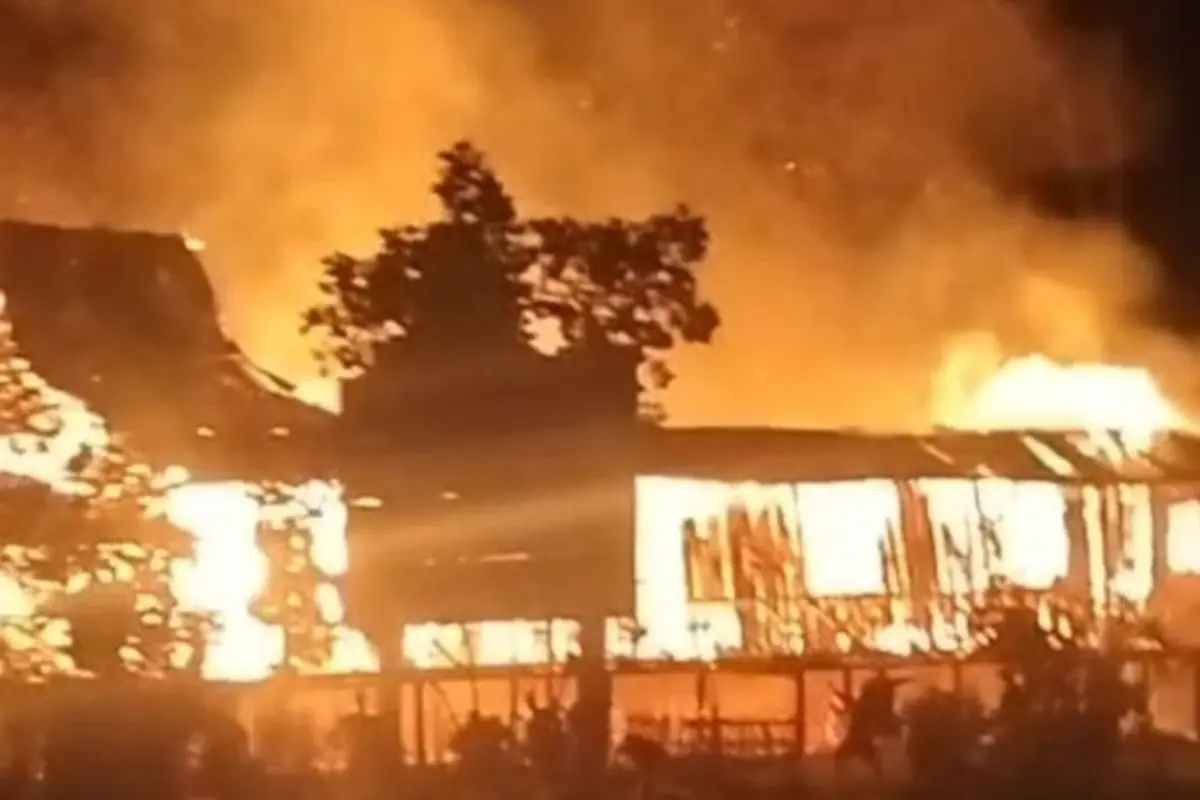 Peristiwa kebakaran Gereja Katolik  Stasi Santo Fransiskus Kampung Pomako LS RT 03, Distrik Mimika Timur, Rabu malam 27 Mei 2026.