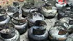 Yayasan Lembaga Konsumen Indonesia mensinyalir ada sekitar 60 persen tabung gas ukuran tiga kilo palsu beredar di masyarakat. Akibatnya banyak kasus meledaknya gas tiga kg.