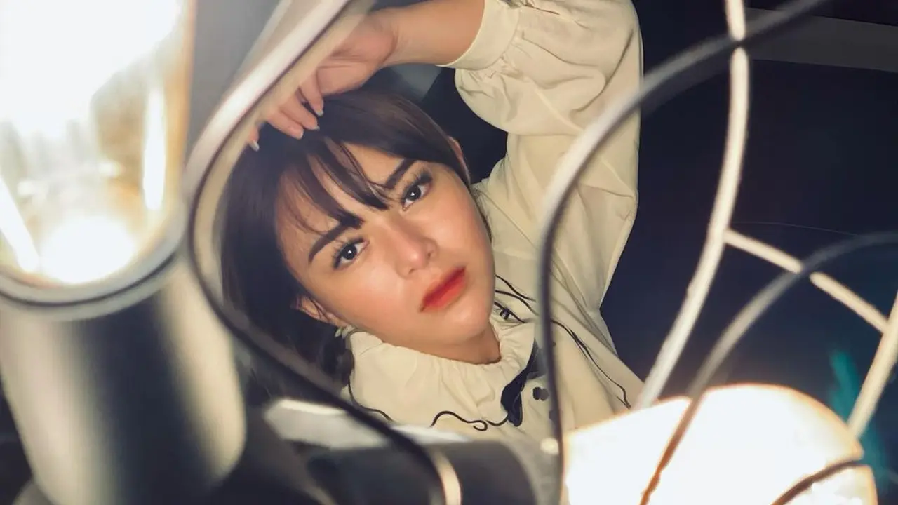 7 Potret Terbaru Amanda Manopo yang Berponi Ini Bak Boneka