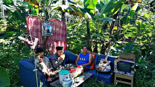 7 Potret Aksi yang Dilakukan di Tempat Tak Biasa Ini Bikin Geleng Kepala