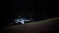 Pebalap Mercedes, Valtteri Bottas, menjadi yang tercepat pada sesi latihan bebas ketiga F1 GP Jepang di Sirkuit Suzuka, Sabtu (7/10/2017). (Bola.com/Twitter/ValtteriBottas)
