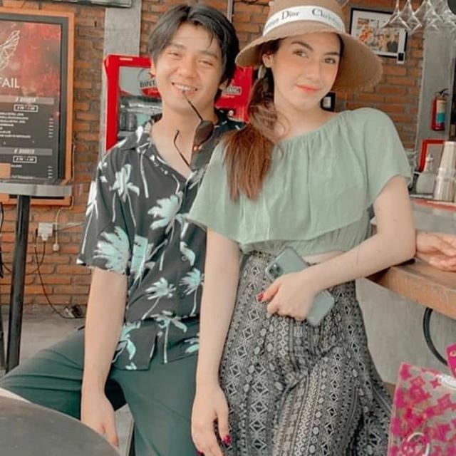 Dikabarkan Putus Ini 6 Momen Kebersamaan Arbani Yasiz Dan Syahra Larez Hot Liputan6 Com