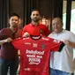 Ilija Spasojevi (tengah), resmi bergabung dengan Bali United.