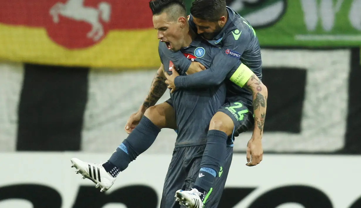 Hamsik merayakan golnya, pemain asal Slovakia itu sukses mencetak dua gol bagi Napoli