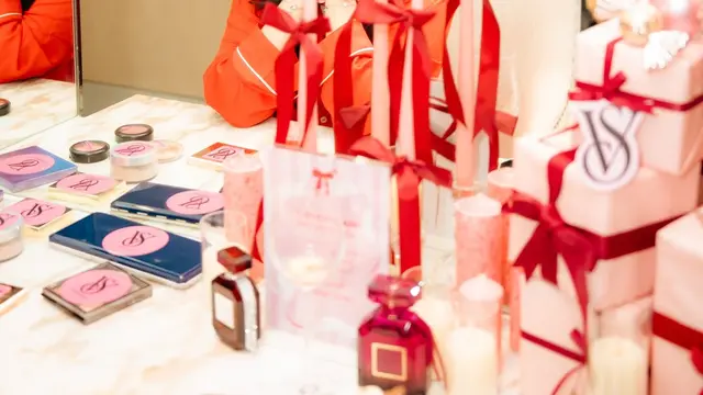 Kompak dalam Piyama, Momen Staycation Beby Tsabina dan Cassandra Lee Pajamas Party Jelang Natal