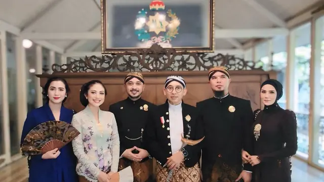 Momen khidmat Ahmad Dhani dan Mulan Jameela. (credit:instagram.com/ahmaddhaniofficial)