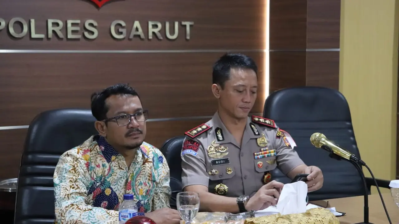 Kapolres Garut AKBP Budi Satria Wiguna dan Wakil Bupati Helmi Budiman