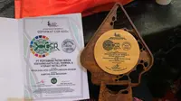 Pertamina Patra Niaga SHAFTHI menerima Trophy KERIS Kehormatan Nusantara CSR Awards pada Rabu (17/07) sebagai penghargaan atas dedikasi dan kontribusinya dalam transformasi bisnis berkelanjutan.