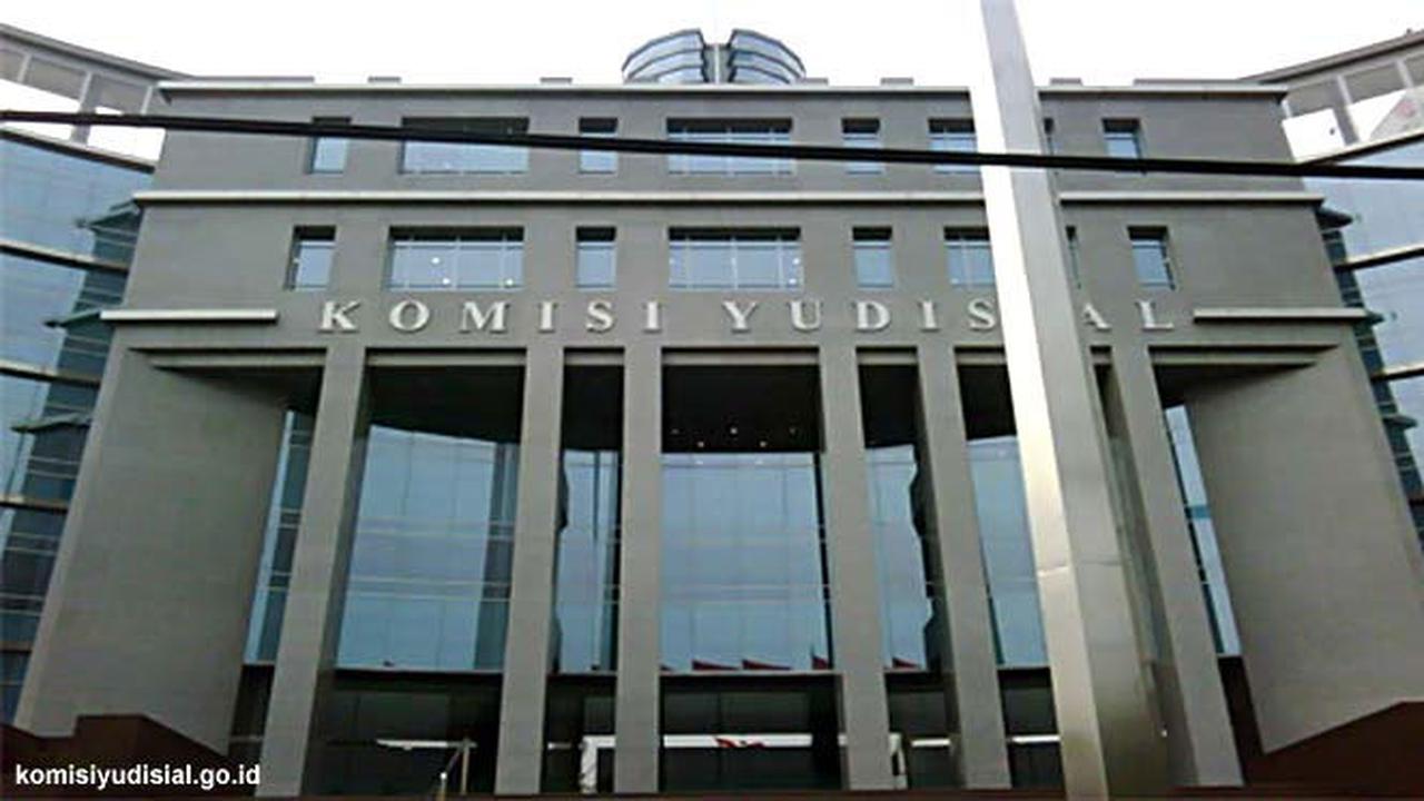 komisi-yudisial130516b.jpg