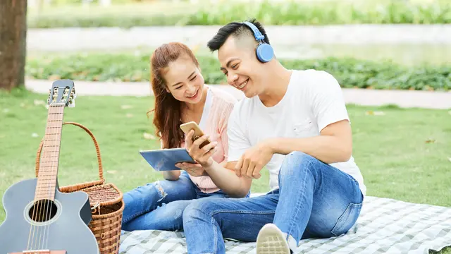 pasangan romantis