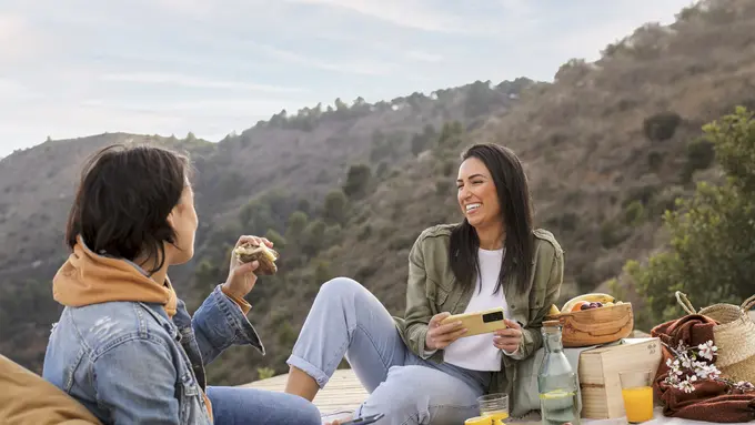 Perempuan Makan Sehat