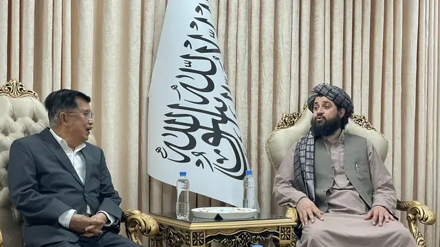 Ketua Dewan Masjid Indonesia (DMI) Jusuf Kalla (JK) bertemu langsung dengan Menteri Pertahanan Afghanistan Mullah Mohammad Yaqoob Mujahid. (Dok. Tim JK)