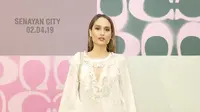 Cinta Laura Akui Terlambat Mengenal Dunia  Fashion