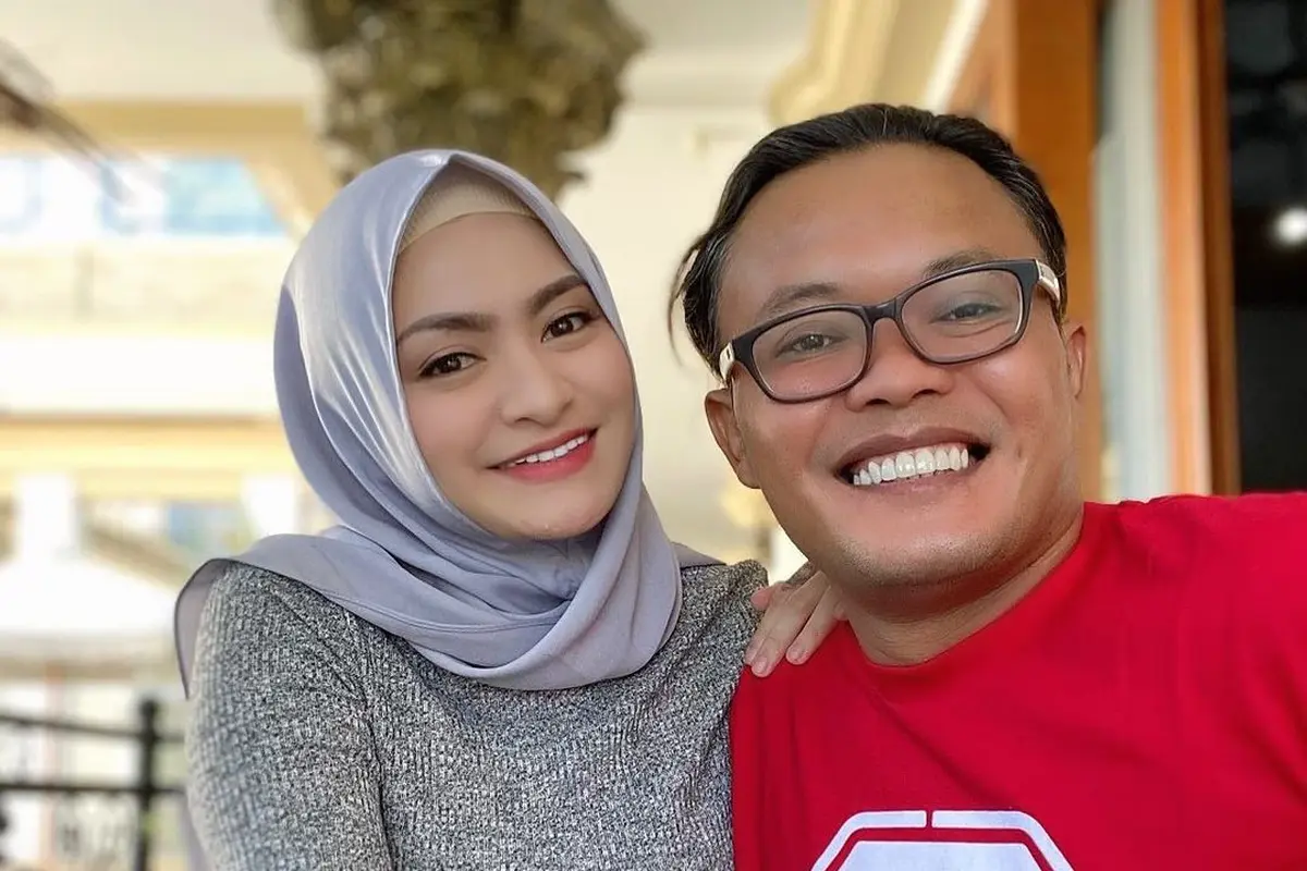 [Fimela] Sule dan Nathalie Holscher