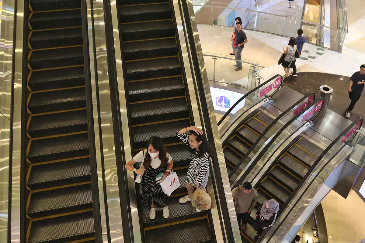Pengunjung Mal Grand Indonesia Masih Normal di Tengah Virus Corona