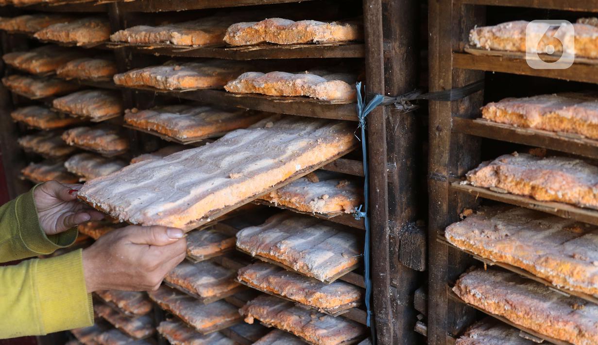 FOTO Intip Produksi Oncom  untuk Pasar Tradisional 