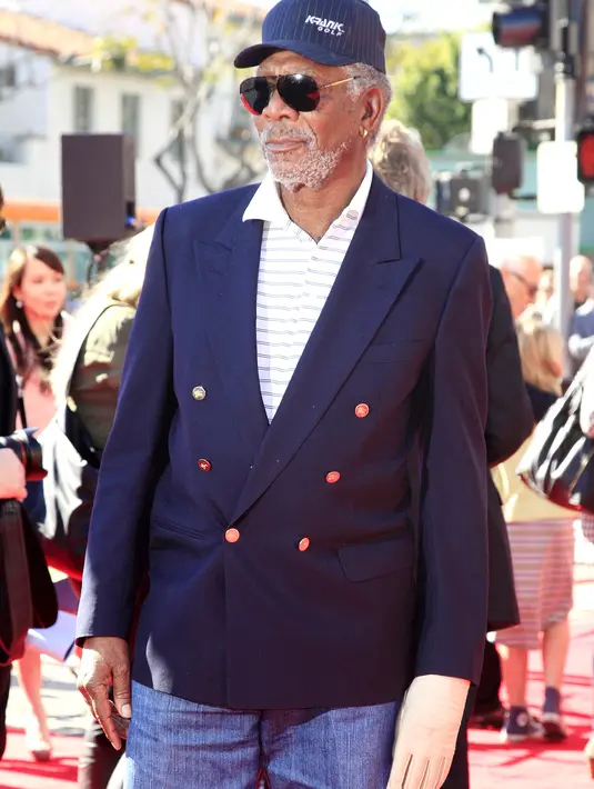 Tahun lalu, Morgan Freeman- yang telah memiliki lisensi pilot selama 12 tahun - terpaksa melakukan pendaratan darurat dalam perjalanan ke Festival Film Toronto. (Bintang/EPA)