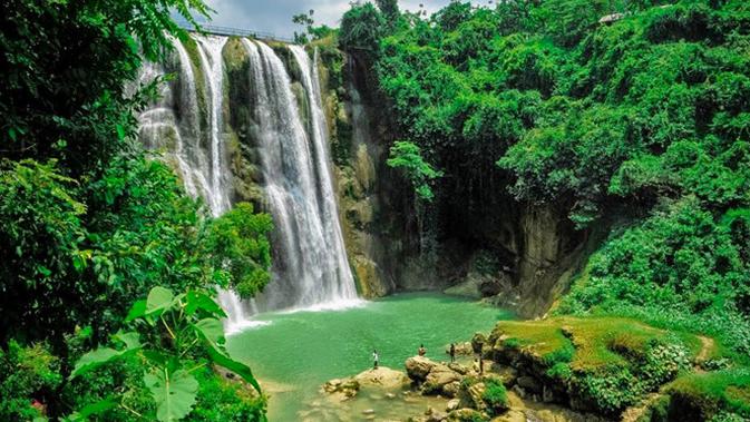 Mitos pertama yang sangat terkenal adalah konon barang siapa yang mandi di air terjun ini maka dia akan dimudahkan untuk mendapat jodoh.