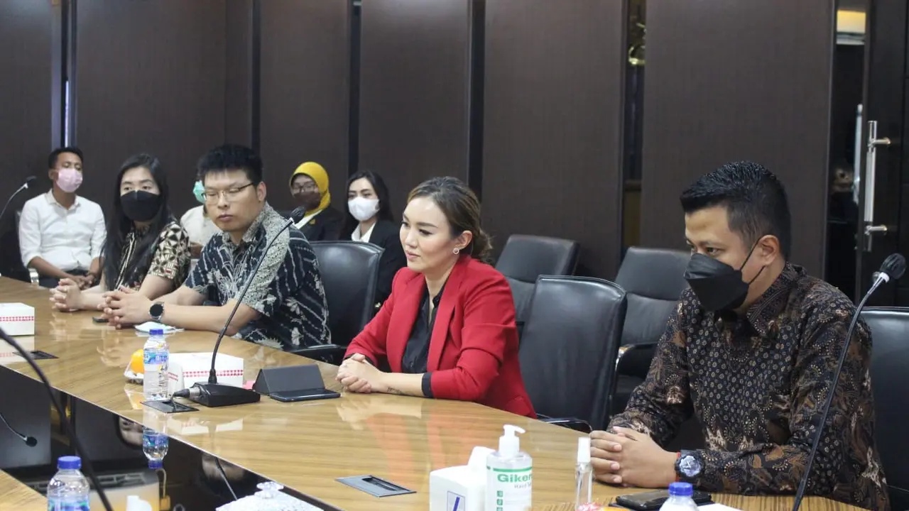 Penandatanganan Perjanjian Penggunaan Tanah Industri (PPTI) antara PT Indonesia Evergreen Pasuruan dengan PT SIER di Surabaya. (Dian Kurniawan/Liputan6.com)