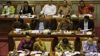 Para anggota Komisi III saat mengikuti Uji kelayakan dan kepatutan calon Kapolri di Komisi III DPR, Jakarta, Kamis (16/4/2015). Proses pengujian berjalan mulus tanpa adanya banyak pertanyaan dari para legislator. (Liputan6.com/Helmi Afandi)