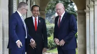 Jokowi menegaskan bahwa kerja sama ekonomi menjadi fokus dalam kunjungan kerja yang dilakukannya ke Australia. (Lisa Maree Williams/Pool Photo via AP)