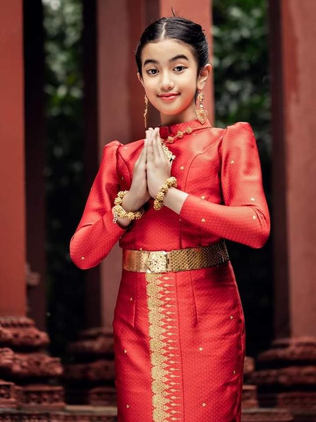 6 Potret Jenna Norodom, Putri Kerajaan Kamboja yang Disebut Mirip Lisa BLACKPINK