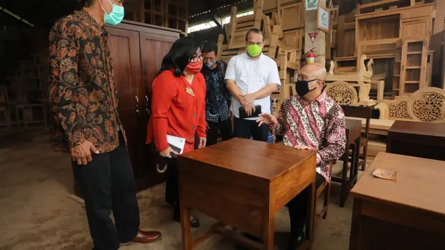 MenkopUKM Teten Masduki di Jombangrejo, Mandong, Trucuk, Klaten, Minggu (6/12/2020).