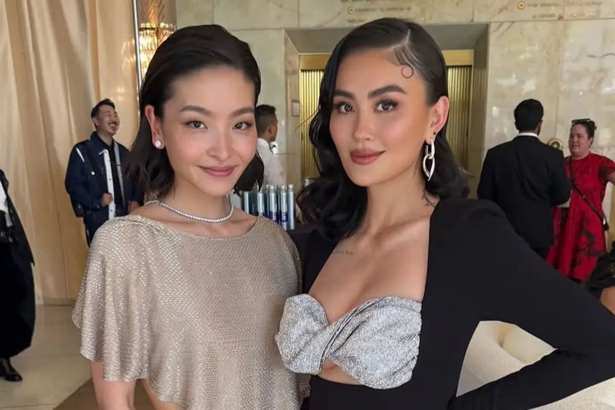 Gaya Elegan Agnez Mo di Gold Gala