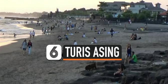 VIDEO: Lewat Jalan Tikus, Turis Asing Penuhi Pantai Canggu