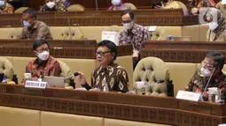 MenPAN-RB Tjahjo Kumolo mengikuti rapat kerja bersama Komisi II DPR di Komplek Parlemen, Jakarta, Kamis (8/4/2021). Dalam rapat tersebut membahas mengenai pandangan pemerintah atas penjelasan DPR terkait RUU tentang ASN serta pembentukan Panja RUU tersebut. (Liputan6.com/Angga Yuniar)