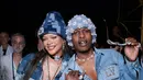 Rihanna dan A$AP Rocky terlihat kompak dengan denim on denim