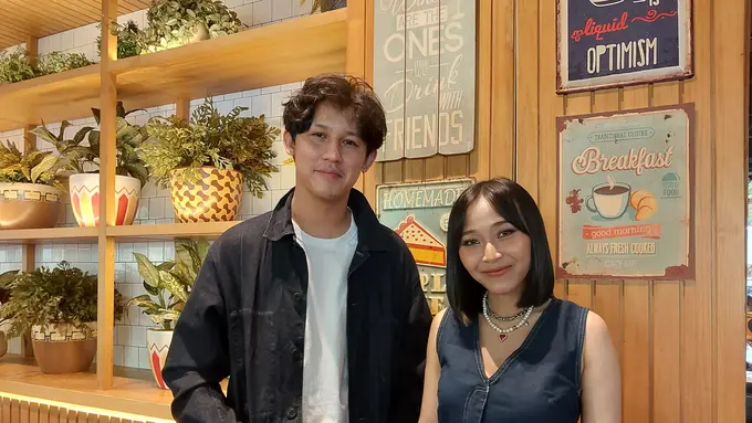 Rinni Wulandari dan Jevin Julian menjelaskan mengenai pentingnya team work antara suami istri dalam mendidik buah hati agar tercipta keluarga bahagia