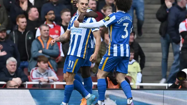 Selebrasi pemain Brighton saat mengalahkan Arsenal di Liga Inggris