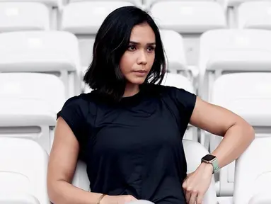 Adinia Wirasti termasuk salah satu aktris yang telah membintangi berbagai film layar lebar. Bahkan, karena kepopulerannya, kehidupan hingga penampilannya sering curi perhatian netizen. (Liputan6.com/IG/@adiniawrst)