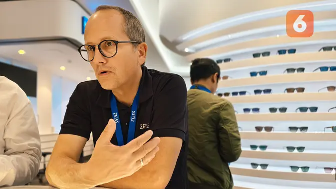 <p>Senior Smartphone Technology Manager Zeiss Consumer Products, Oliver Schindelbeck. Liputan6.com/Iskandar</p>