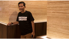 Djadjang Nurdjaman, pelatih Persib Bandung berbicara soal persiapan tim Maung Bandung yang dinilai kurang ideal terkait waktu dan kekosongan yang ditinggalkan Vladimir Vujovic yang kini telah diisi oleh David Pagbe.