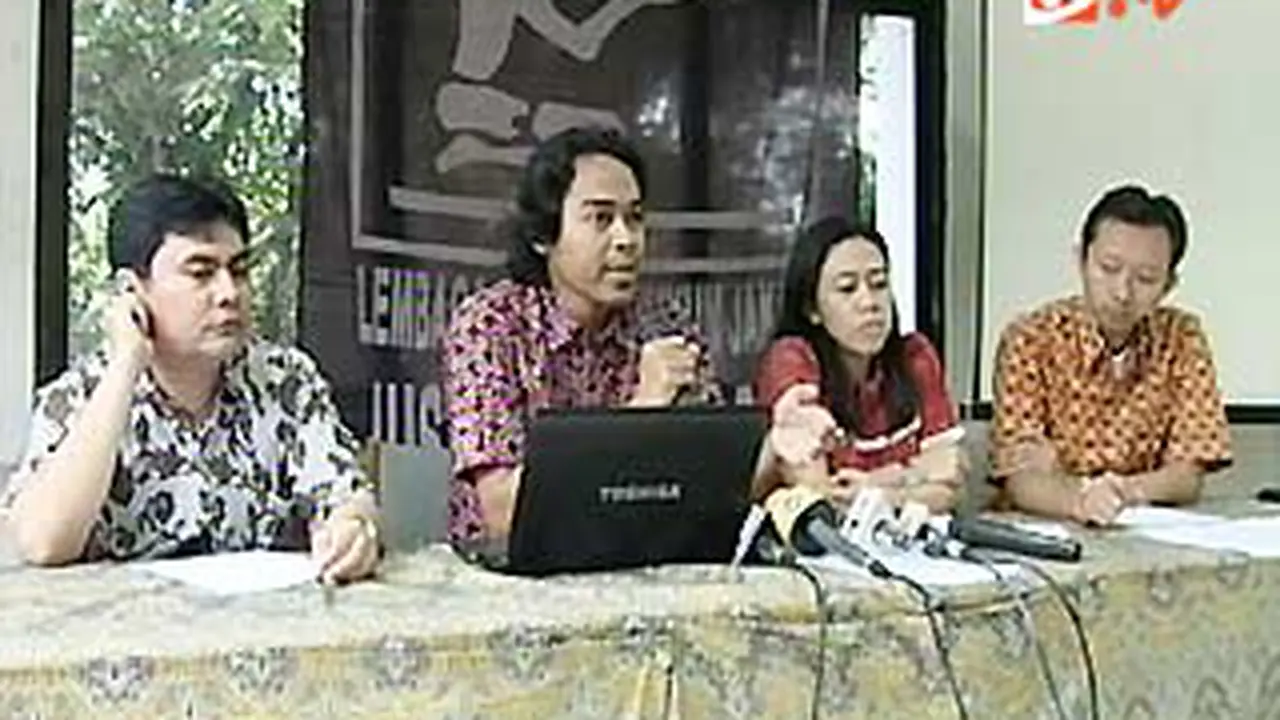 110211albh-ahmd.jpg