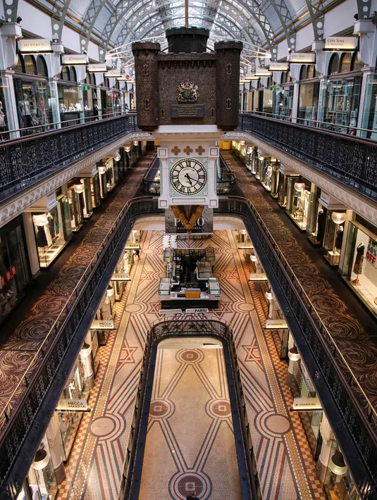 Queen Victoria Building yang kosong di Sydney, Australia (30/3/2020). Industri pariwisata Australia mengalami kerugian sekitar 5,8 miliar dolar Australia (1 dolar Australia = Rp10.579) dalam tiga bulan pertama 2020 seiring merebaknya pandemi coronavirus. (Xinhua/Bai Xuefei)