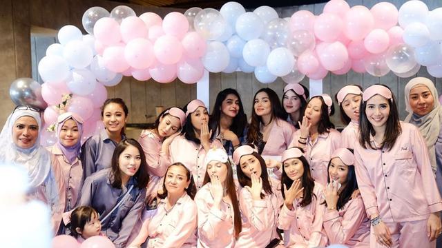 6 Momen Baby Shower Nabila Syakieb dan Yasmine Wildblood, Bertema Pajamas Party
