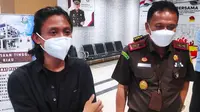 Pemasang Spanduk 'Kejati Riau Main Proyek' Minta Maaf