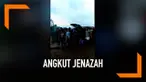Video amatir jenazah di Garut yang diangkut menggunakan transportasi online viral di media sosial. Pihak keluarga jenazah mengaku memilih taksi online karena tak mampu bayar ongkos ambulans yang disediakan rumah sakit.