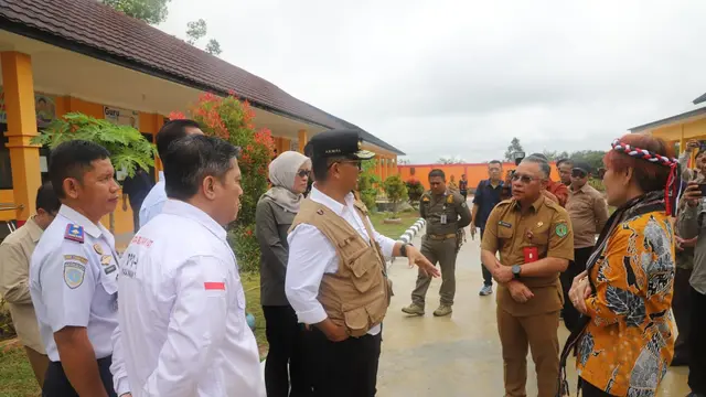 Tinjau Simulasi Makan Bergizi Gratis di SLBN Kubar, Akmal Malik: Anak-Anak Suka dan Menikmati