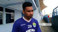 Pemain seleksi di Persib dari Papua, Rolando Simon Mandoen. (Bola.com/Erwin Snaz)