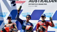 Francesco Bagnaia, pembalap Ducati Lenovo (paling kanan) rebut podium ketiga tapi cukup antarkan dia ke puncak klasemen MotoGP 2022 (AFP)