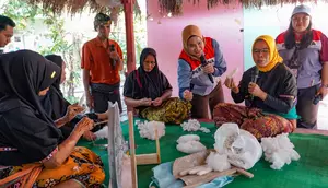 Pertamina Patra Niaga Dukung Perempuan Lombok Merajut Masa Depan Lewat Mina Tenun