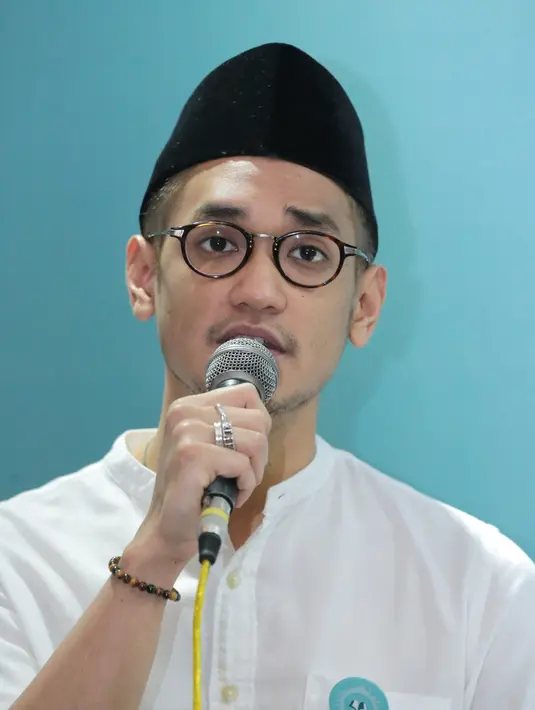 Salah satu yang menjadi resolusinya tahun 2017 ini bagi Afgan adalah banyak melakukan travelling. Beberapa destinasi wisata telah disusun ke beberapa negara. Sejak tahun 2016, ia telah merencanakannya. (Adrian Putra/Bintang.com)