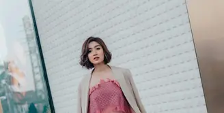 Febby Rastanty selalu mampu tampil menawan di setiap kali pamer OOTD. Termasuk di OOTD kali ini [@febbyrastanty]