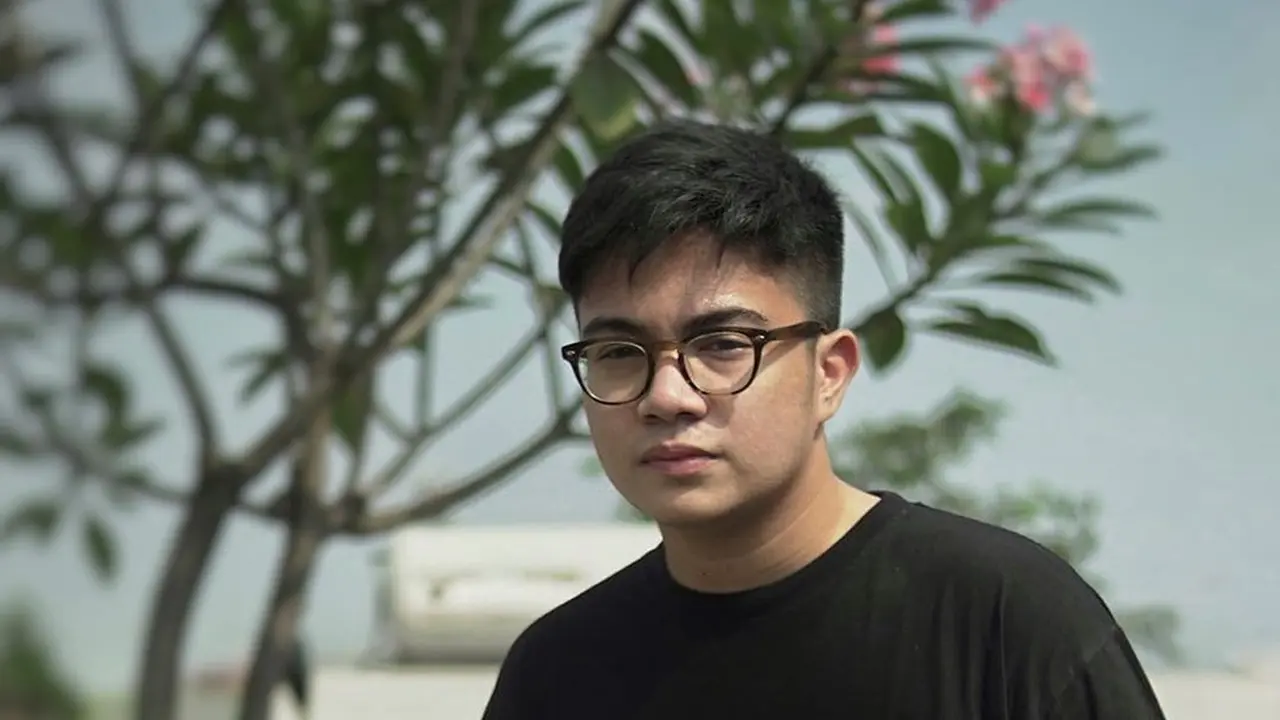 Debut Jadi Sutradara di Film Kukira Kau Rumah, Ini 7 Transformasi Umay Shahab