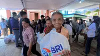 BRI Peduli Salurkan Bantuan Sarana Prasarana Vihara dan Bagikan Sembako Untuk Umat Buddha di Hari Raya Waisak/Istimewa.