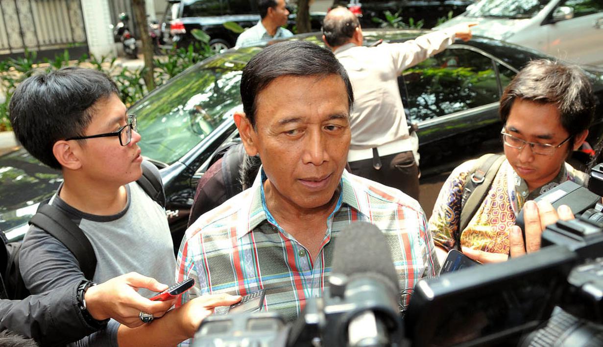 Ketua Umum Hanura Wiranto ikut  menghadiri acara silaturahmi yang digelar di rumah Ketua Umum PDIP Megawati Soekarnoputri, Jakarta, (5/10/14). (Liputan6.com/Faisal R Syam)
